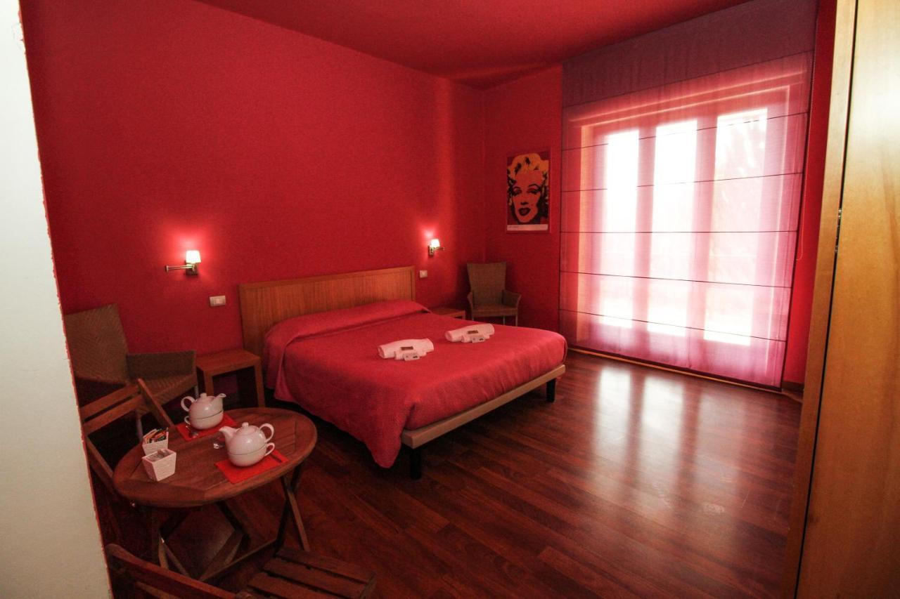 Hotel I Colori Sant'Antioco Exterior photo